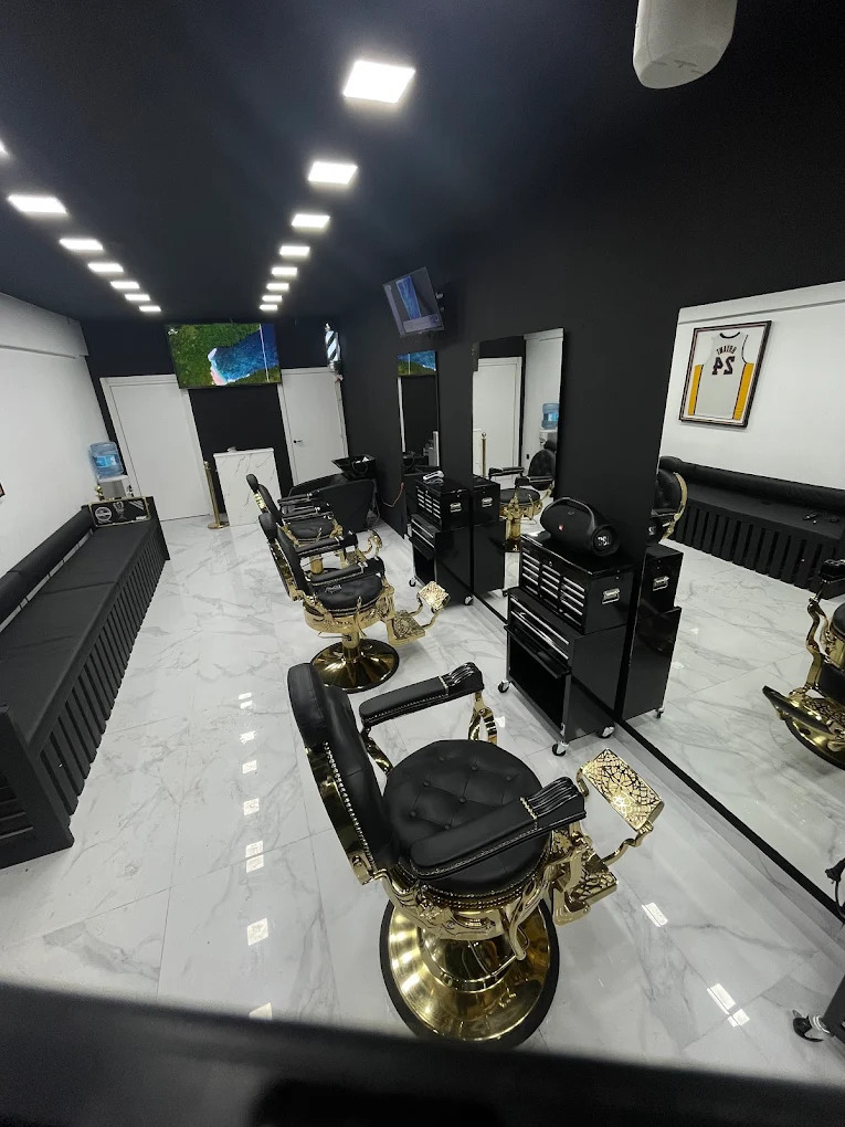 Interior de La Nota Barber